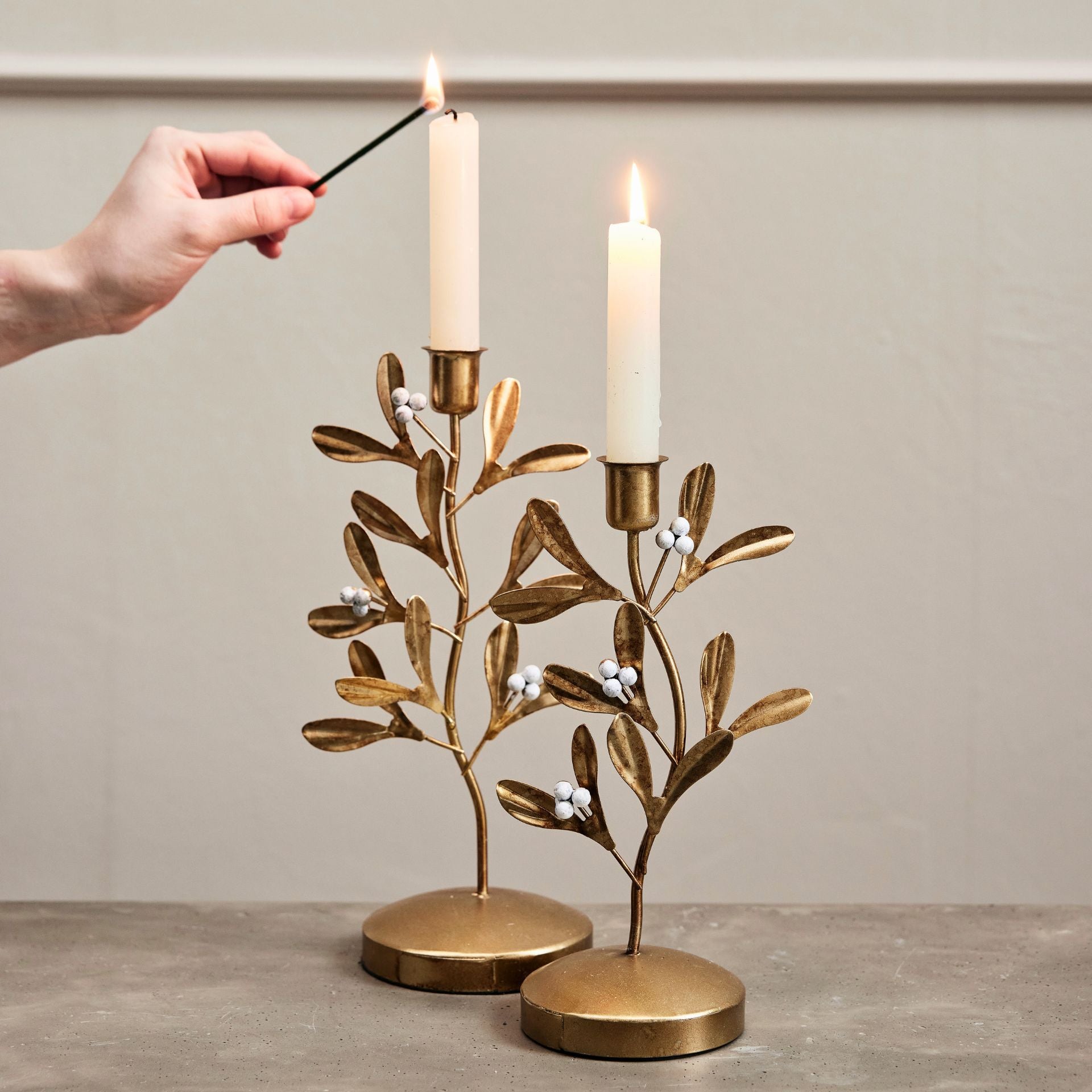 Missia világos arany vas fagyöngy gyertyatartó – 30 cm