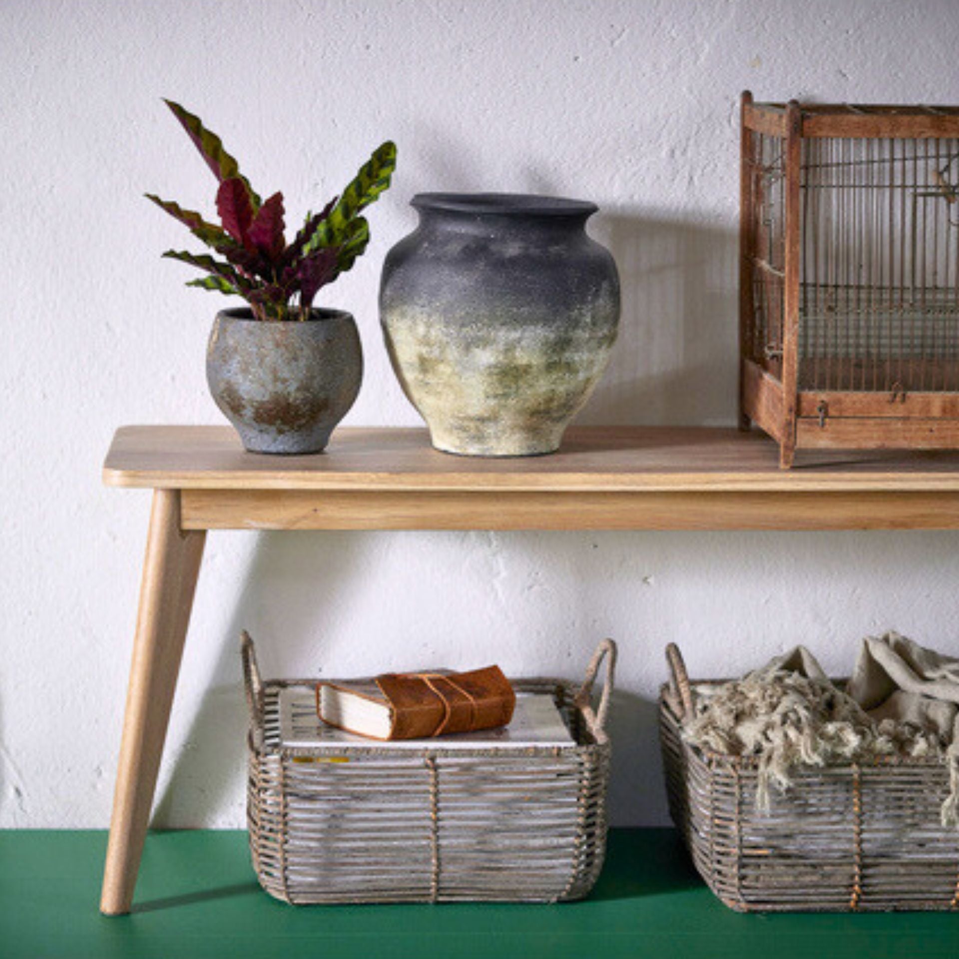 Anna antik fekete kerámia kaspó – 25,5 × 26,5 cm (kézműves)