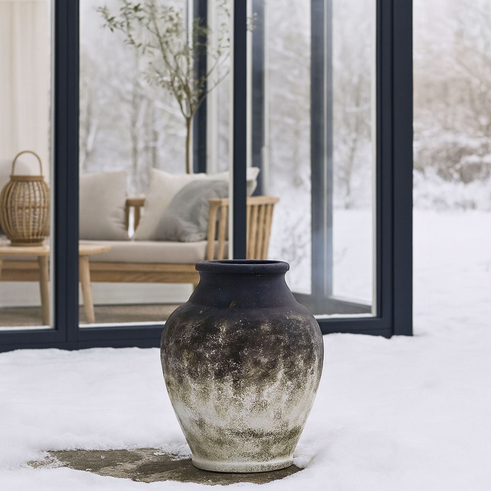 Anna antik fekete kerámia padlóváza – 40,5 × 30,5 cm (kézműves)