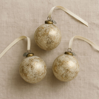 Clearena antik arany–törtfehér üveg karácsonyfadísz szett – 3 db (Ø8 cm, függeszthető)