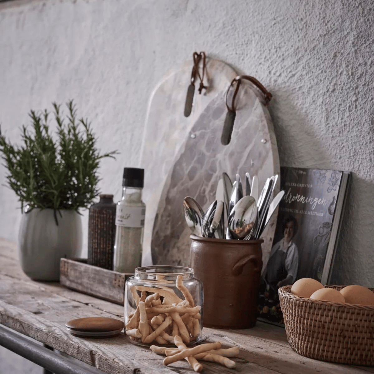 Ellia márvány vágódeszka 45x30cm barna