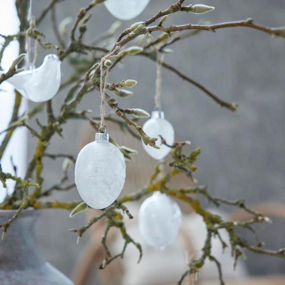 Emille függeszthető üveg tojás 6cm fehér