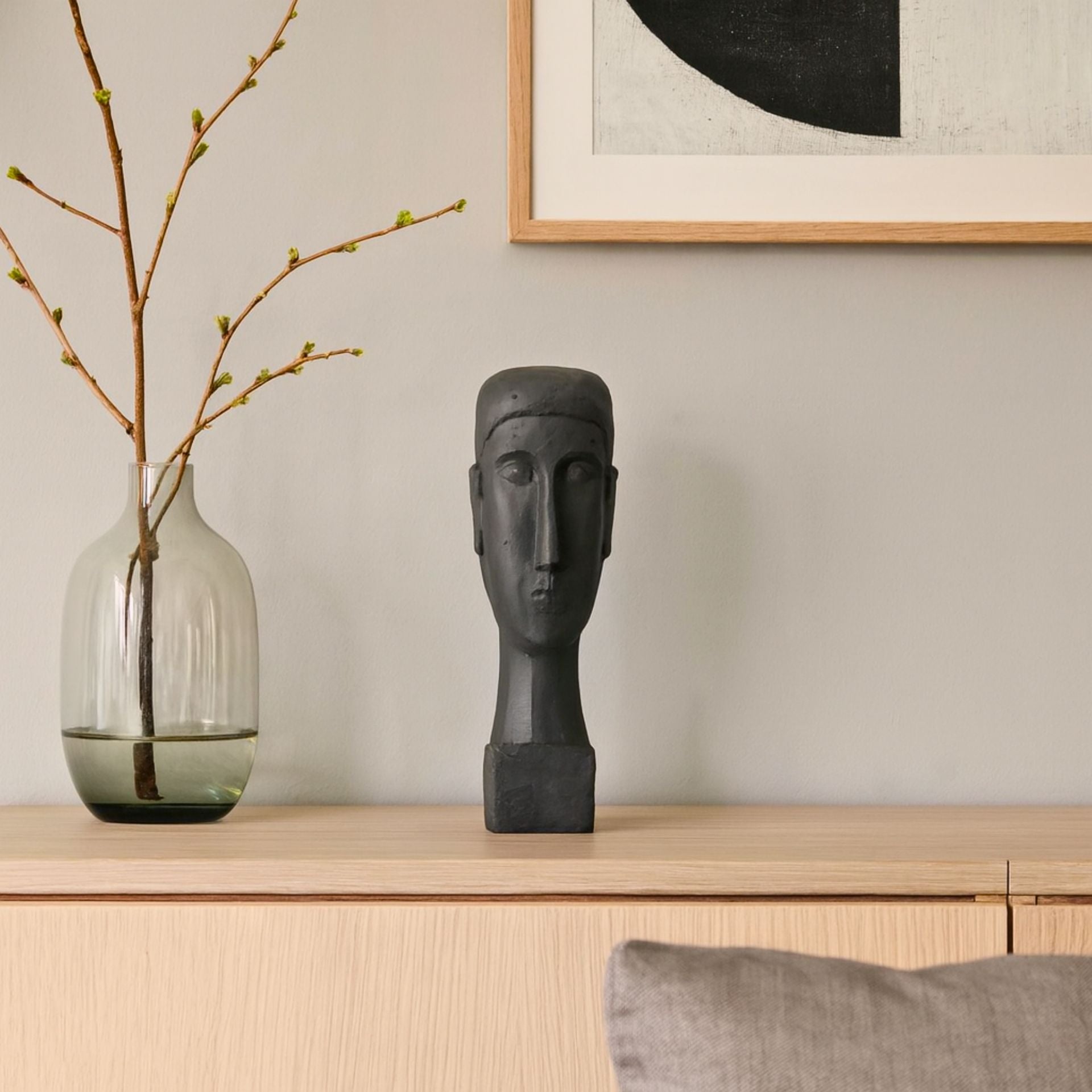 Felia fekete cement szobor – 38,5 cm (modern fejforma dekoráció)