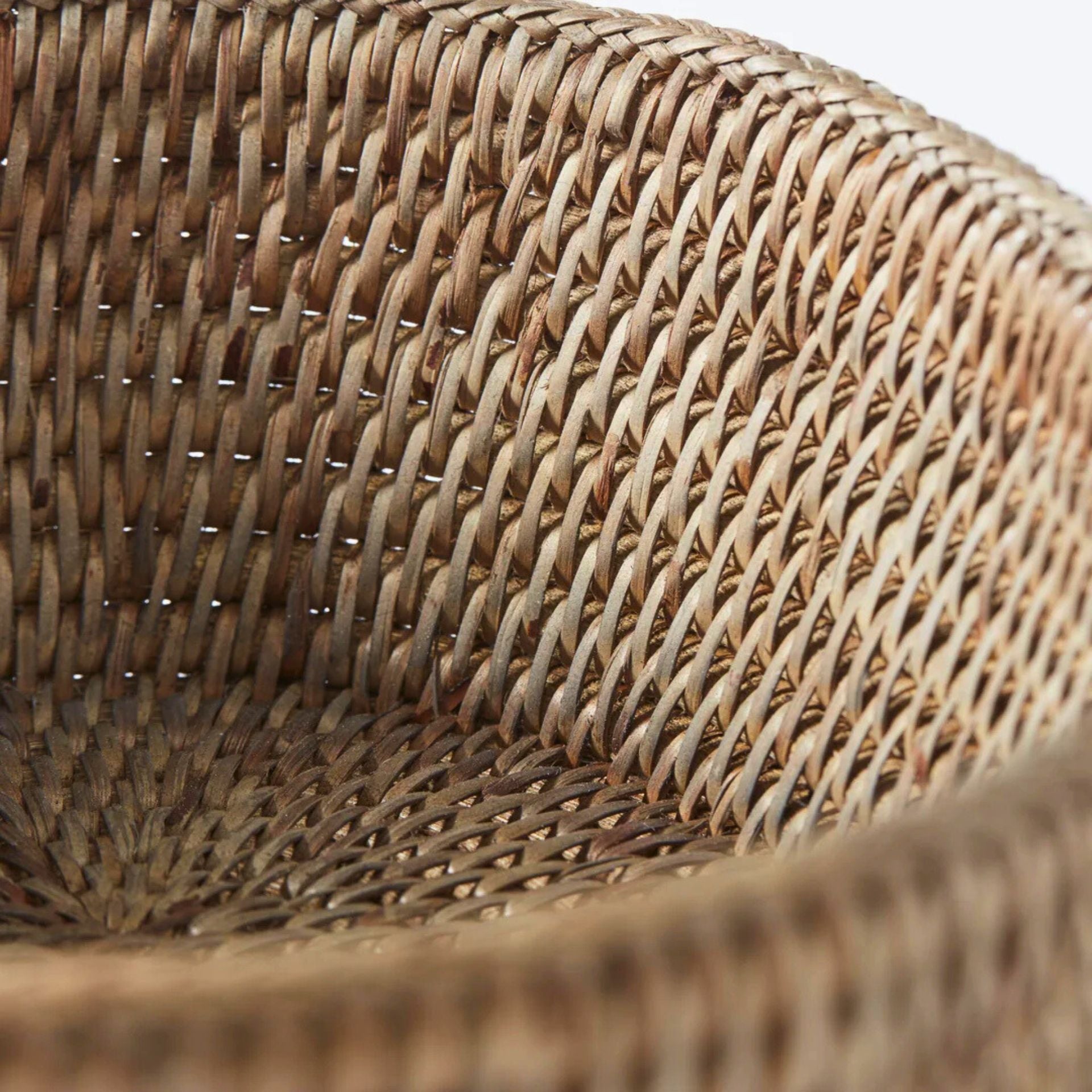 Norah natúr rattan ovális kosár – 25×20,5×8,5 cm (kézzel szőtt)