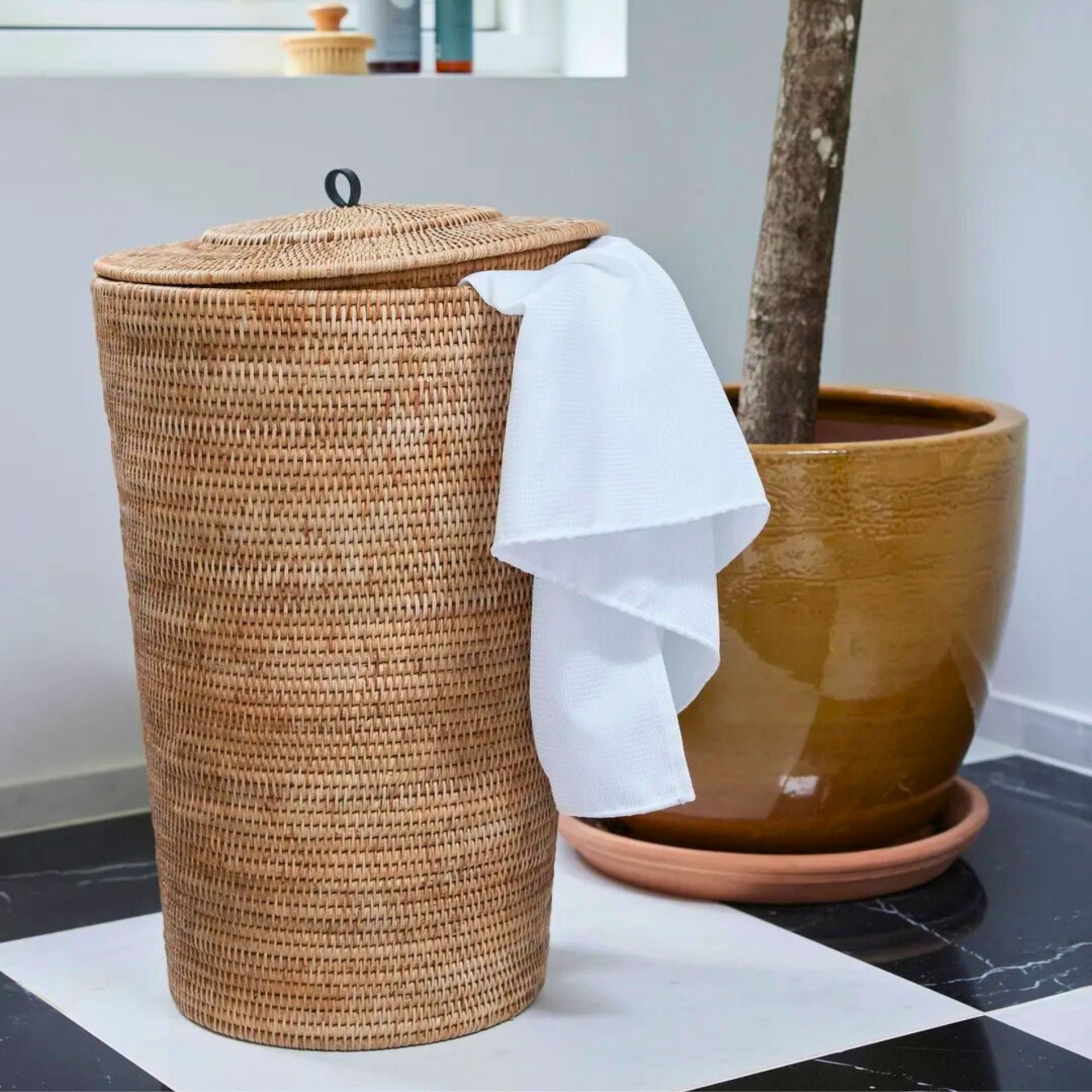 Norah natúr rattan szennyestartó – Ø41 × 70 cm (fedeles, kézzel szőtt)