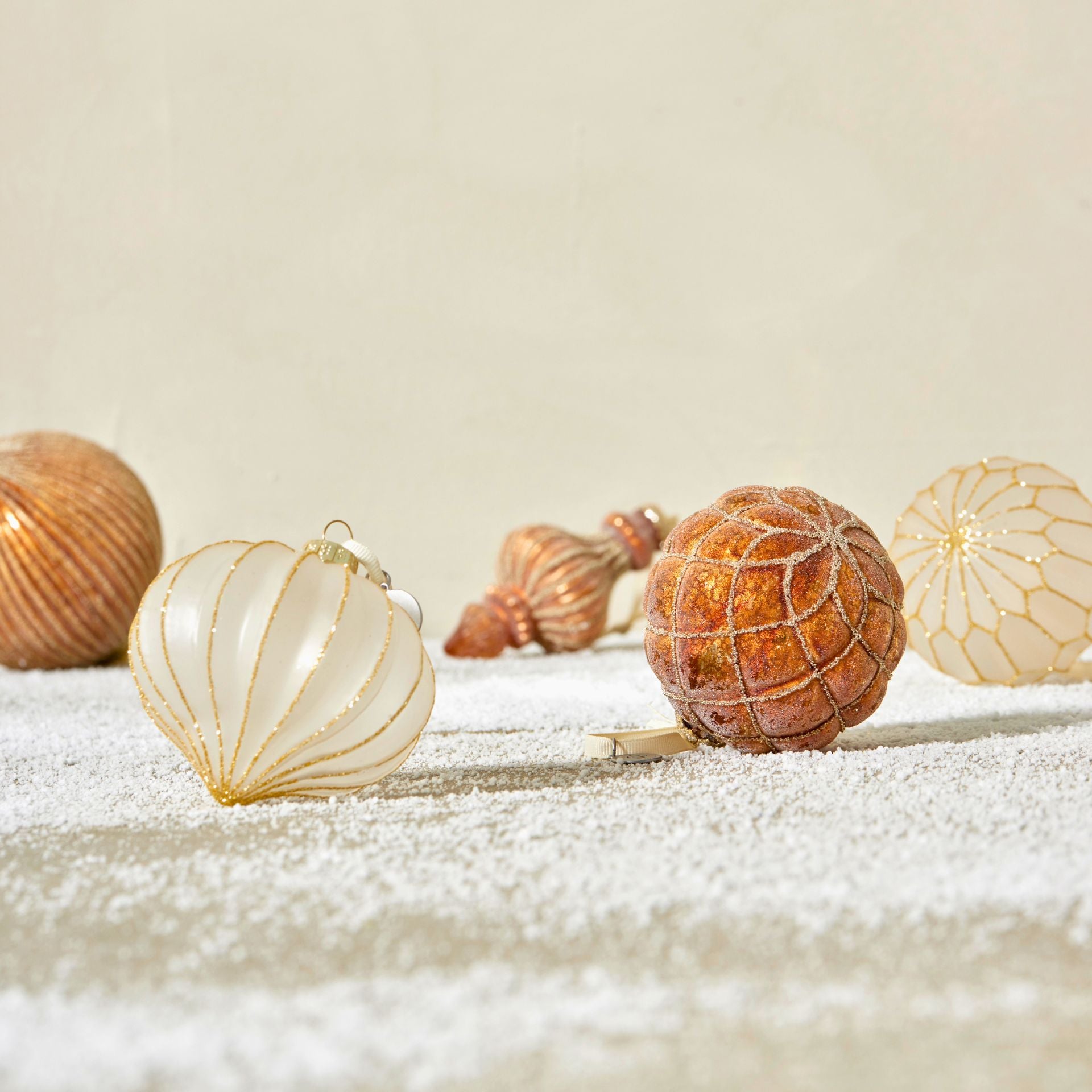 Norille barack-arany üveg karácsonyfadísz – 12 cm (függeszthető, 6 db szett)