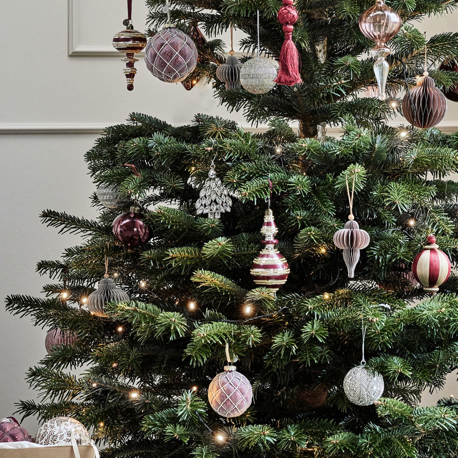 Norille púderrózsaszín üveg rombusz-mintás karácsonyfadísz – 10 cm (függeszthető, 6 db szett)