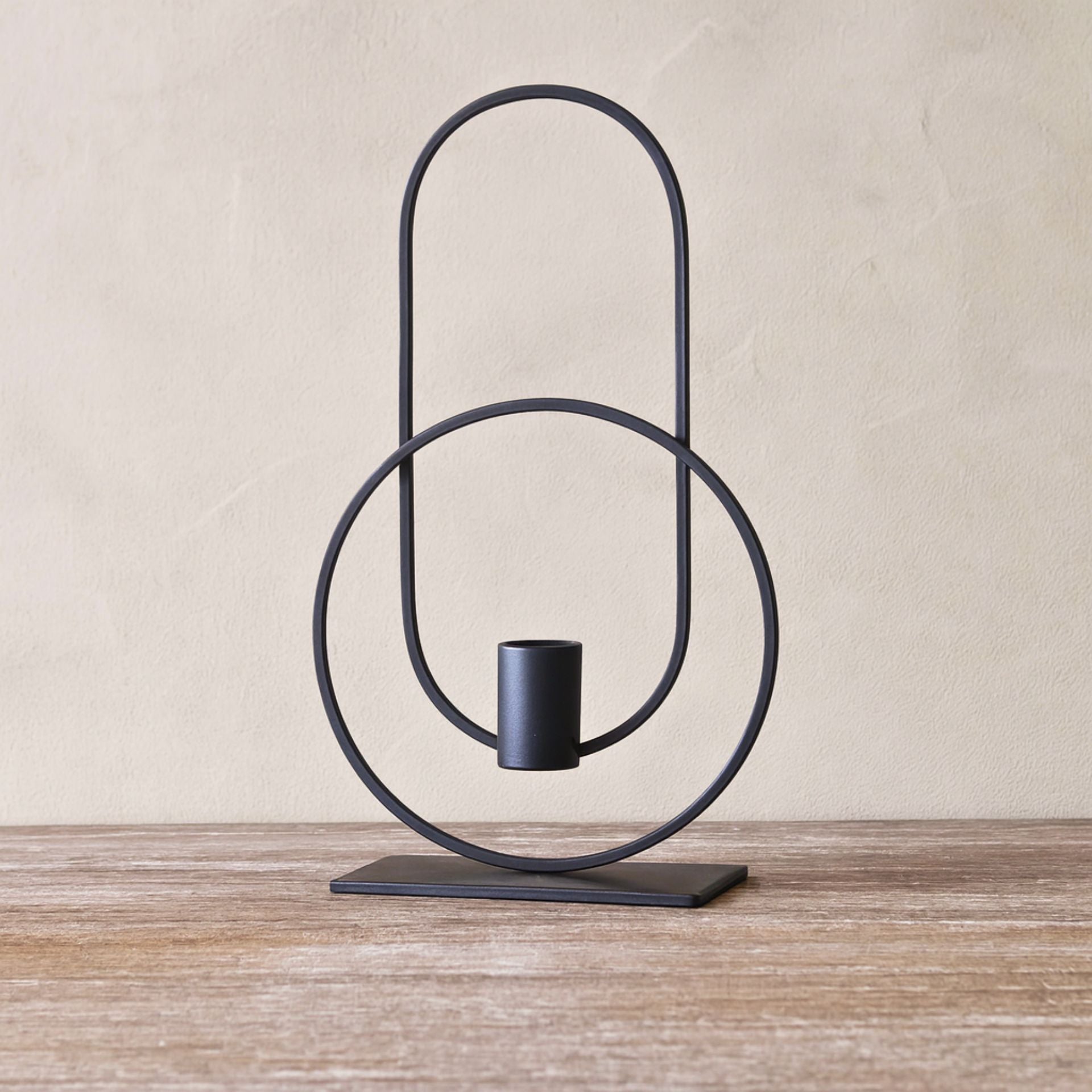 Uno fekete fém gyertyatartó – 24 cm (minimalista, geometrikus design)