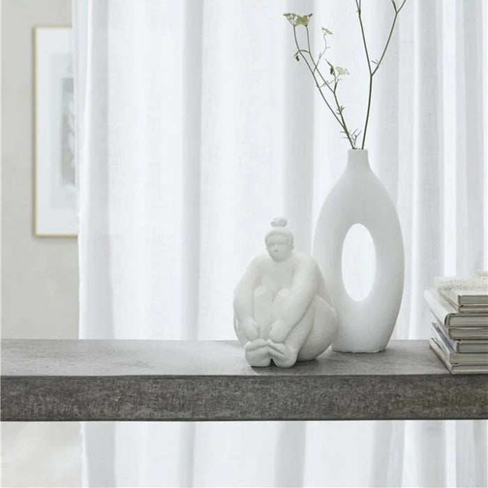Serafina ülő női figura 24cm fehér
