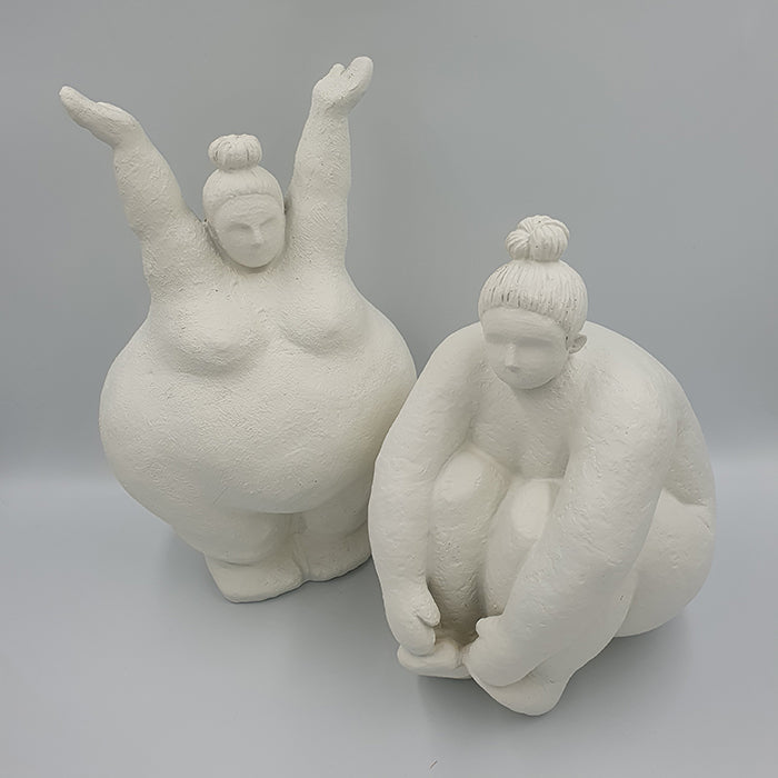 Serafina ülő női figura 24cm fehér